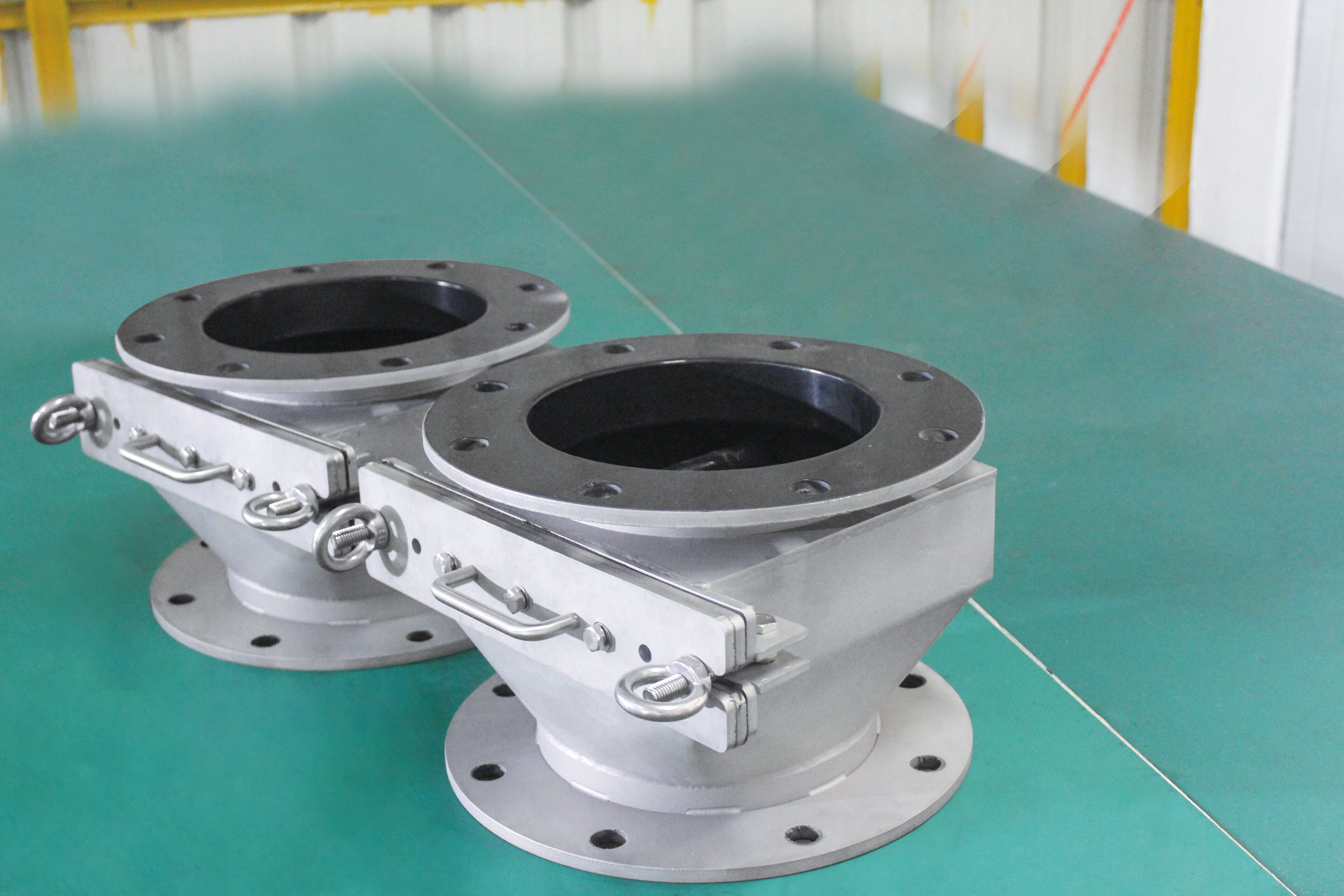 ငရုတ်သီးမှုန့်ထုတ်လုပ်မှုတွင် Manual Drawer-Type Iron Remover သည် အဘယ်ကြောင့် မရှိမဖြစ်လိုအပ်သနည်း။